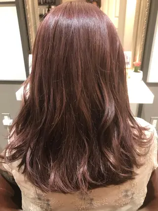 セミロング カラー Avery SHINのヘアスタイル
