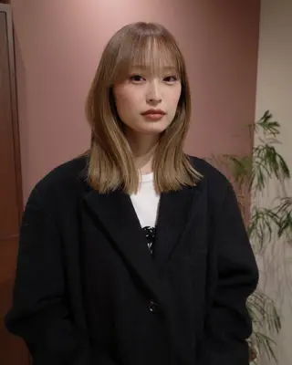 ミディアム カラー 古澤 芽依のヘアスタイル