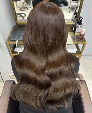 ロング カラー 桐生 かれんのヘアスタイル