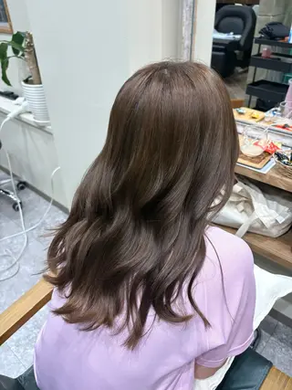 ミディアム 安谷屋 こはるのヘアスタイル