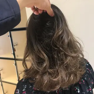 セミロング 艶髪 森田/嵩士のヘアスタイル