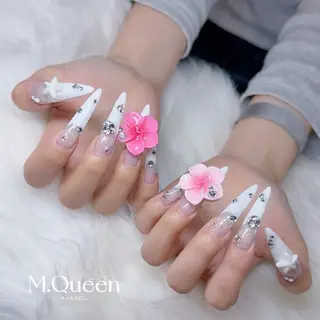 ネイル MQueen ネイルサロンのネイルデザイン