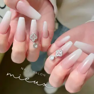 ネイル nailsalon mieuxのネイルデザイン