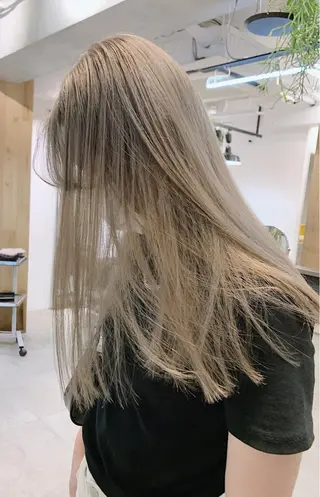 セミロング カラー ヘアアレンジ メンズ キッズ ネイル マツエク・マツパ ハイトーンボブ 前田 表参道 グレージュのヘアスタイル