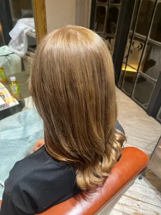 カラー 美濃 咲穂のヘアスタイル