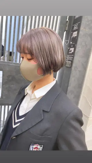 ミディアム ウルフカット/吉村 桃子のヘアスタイル