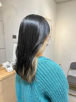 ロング カラー Takanishi くすみベージュカラーのヘアスタイル