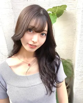ロング uros.中目黒 moekaのヘアスタイル