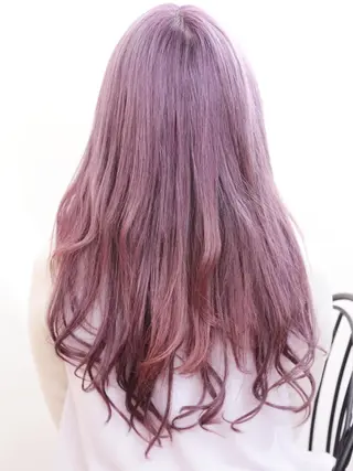 ミディアム カラー ヤナ マネージャーのヘアスタイル