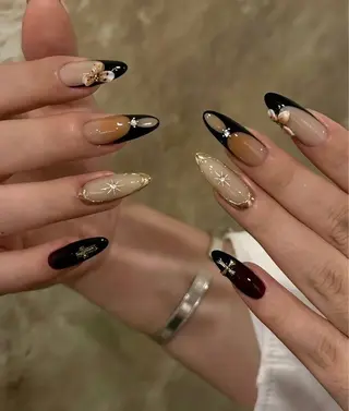ネイル T.Lee Nail Lilyのネイルデザイン