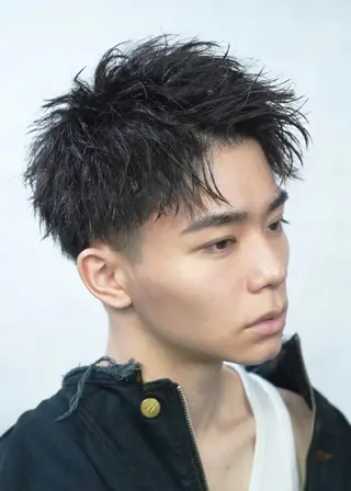 ショート パーマ メンズ YUTA短髪特化 フェザーパーマのヘアスタイル
