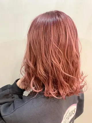 ミディアム カラー 堤 麻衣子のヘアスタイル