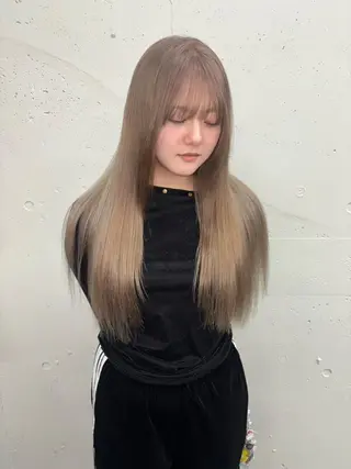 カラー セミロング ハイトーン😺艶 ✨ブリーチ✨透明感のヘアスタイル