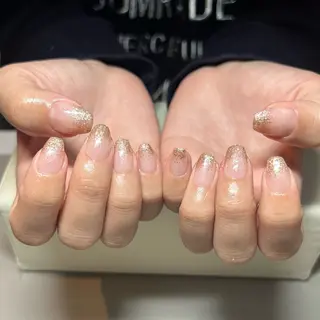 ネイル クレセントアイ Runaの眉毛・アイブロウイメージ