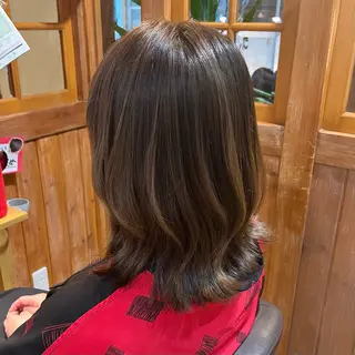 ミディアム カラー 広瀬 遥香のヘアスタイル