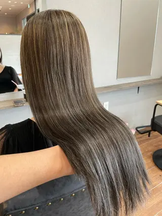 ロング カラー 鵜飼 真伍のヘアスタイル