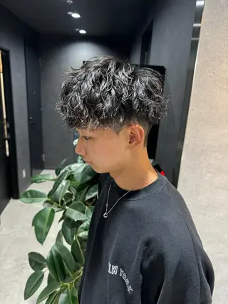 メンズ 新世代パーマ⚡️ の達人トモ⚡️のヘアスタイル