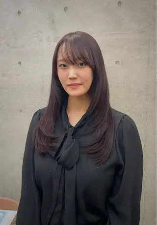 ロング まとまるレイヤー カット/透明感カラーのヘアスタイル