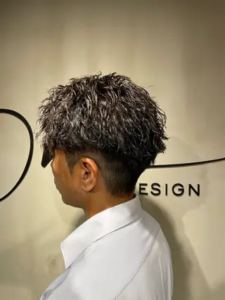 ショート パーマ 艶感/レイヤーカット 🌐Taketoのヘアスタイル