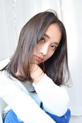 ミディアム セミロング 花井 啓好のヘアスタイル