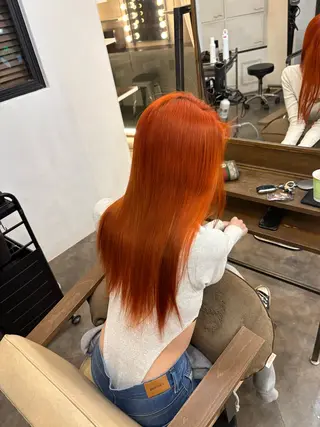 ロング 海瑠万／メンズパーマ ／ブリーチ／フェードのヘアスタイル