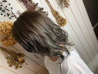 ミディアム カラー LILIS hair designのヘアスタイル