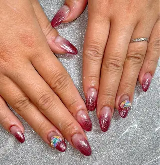 ネイル VIERU 🌈🎀💖のネイルデザイン