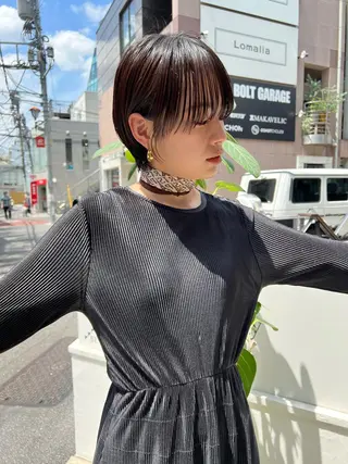 ショート カラー センターパート/ 暖色カラーayuのヘアスタイル