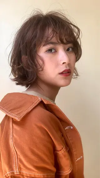 ミディアム ウルフ/レイヤー/ ベージュ/山宮 大樹のヘアスタイル