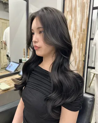 ロング レイヤーカット／韓国 🤎きのした いちかのヘアスタイル