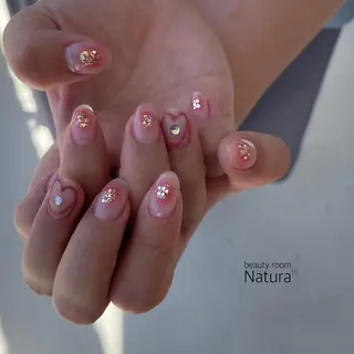 ネイル マツエク・マツパ アイブロウ beautyroom Naturaのネイルデザイン