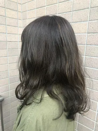 ロング カラー 佐川 友里のヘアスタイル