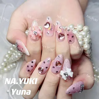 ネイル 🦋 Queenieのネイルデザイン