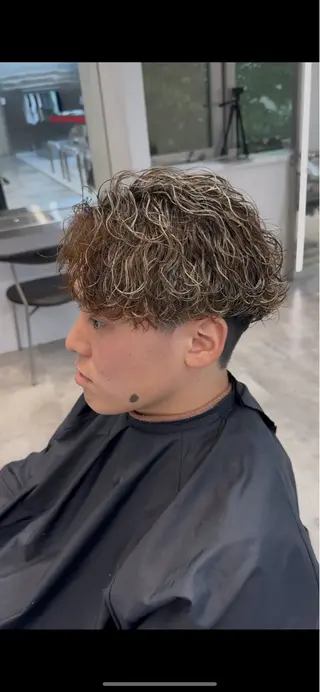 ショート カラー パーマ メンズ fifth park 六反穂 龍介のヘアスタイル