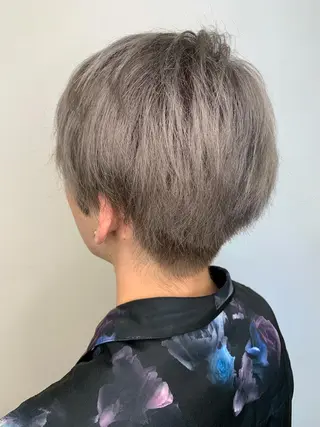 ショート カラー メンズ 艶髪クリエイター🪽 秋田 聖也のヘアスタイル