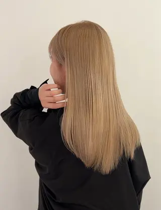 カラー UNBIRTHDAY Erenaのヘアスタイル