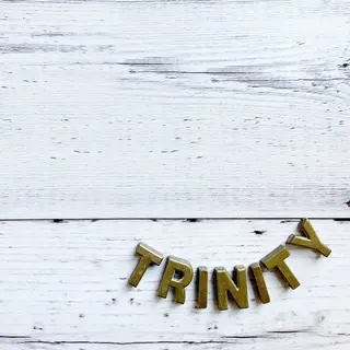 Trinity staffのネイルデザイン
