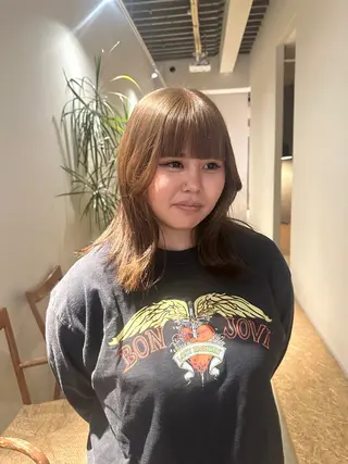 ミディアム あゆみ︎︎✮／ 暖色カラー／レイヤーのヘアスタイル