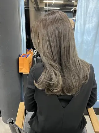 ロング カラー ヘアアレンジ FONS 🤍yurika🤍のヘアスタイル