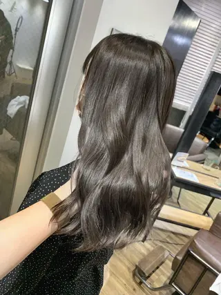 ロング カラー ミルクティーベージュ ブリーチ 店長 清水のヘアスタイル