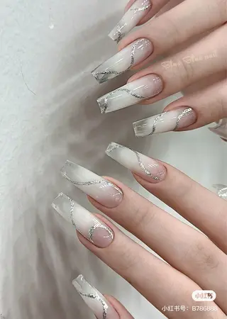 ロング めぐみのネイルサロン スタッフ練習のネイルデザイン
