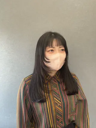 ロング 手塚 由佳のヘアスタイル