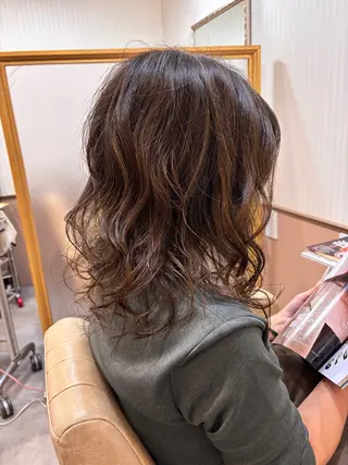 セミロング 吉井 愛のヘアスタイル