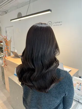 カラー 吉田 美咲のヘアスタイル