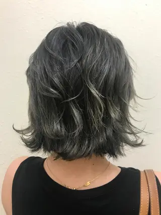 カラー 米良 志織のヘアスタイル