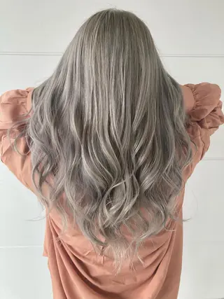 ロング タカツド ユウキのヘアスタイル