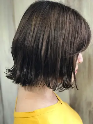 ミディアム カラー AnFye cinq milleのヘアスタイル