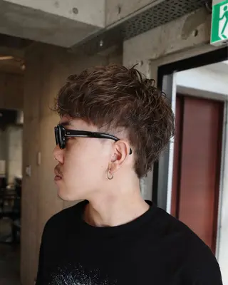 ショート カラー メンズ 宮崎 恵多のヘアスタイル