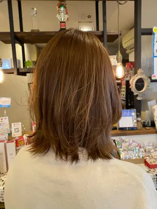 ミディアム 井上 歩美のヘアスタイル