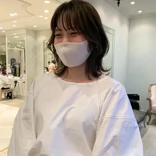 セミロング カラー SAKINO. ベージュカラーのヘアスタイル